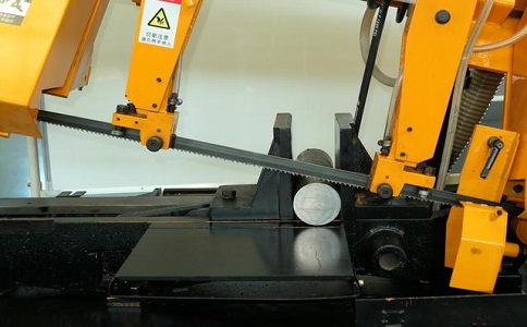 凯里数控带锯床自动送料精度会出现偏差吗？