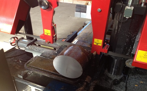 凯里卧式带锯床加工时出现明显振荡如何排查？